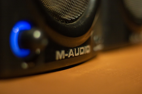 Monitor De Áudio M-audio Av30 (par)