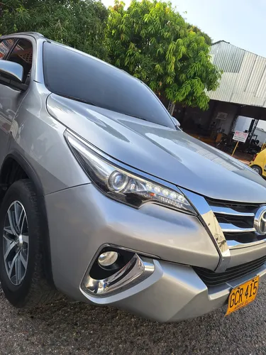 Toyota Fortuner 2.7l Mid