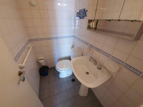 Moreno 850 Baño Completo Y Toilette, Edificio Con Seguridad 24 Hs !!
