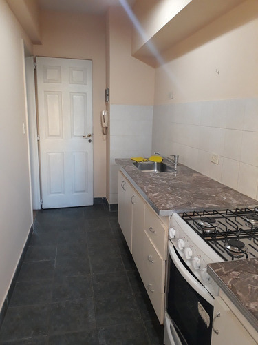 Imagen 10 de 14 de Venta De Departamento En Las Lomitas