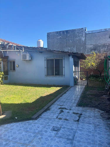 Alquiler De Ph En Muy Buen Estado Con Jardín En Martinez