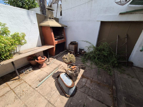 Casa En Venta Damian Garat 3025, Poeta Lugones, Córdoba, Argentina 4 Dormitorios