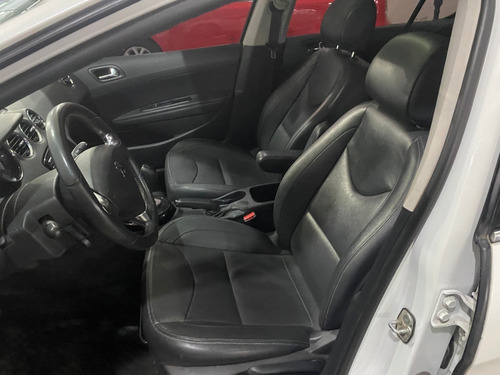 Imagen 10 de 11 de Peugeot 408 1.6 Thp Feline Tiptronic 2016
