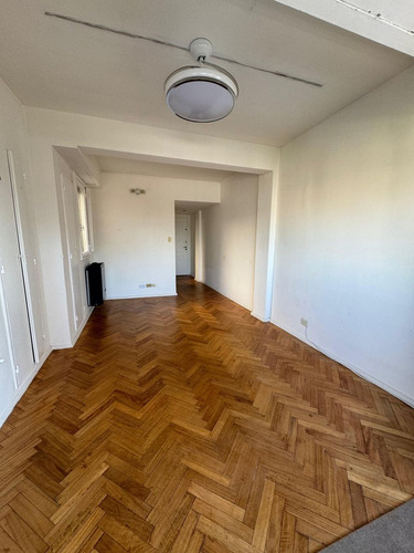 Venta 2 Ambientes Av.san Juan Y Av.la Plata.