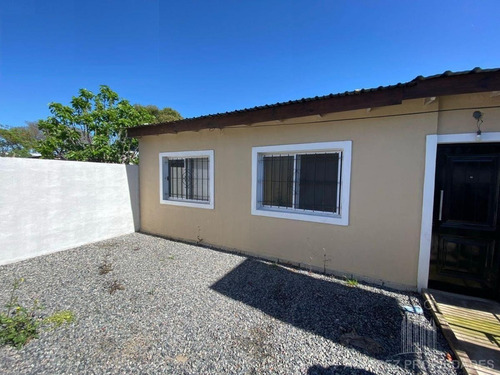 Imagen 2 de 9 de Casa Ph En Venta, Ituzaingo Norte, 3 Ambientes Y Cochera