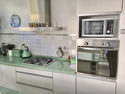 Imagen 7 de 30 de Venta - Magnifica Casa - Lote 8,66 X 43,30 - Piscina - Canepa Al 1300 - S. L