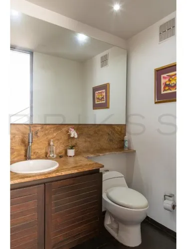 Casa En Venta En Las Lomitas. Cod V50990
