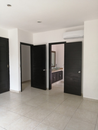 Imagen 1 de 6 de Departamento En Zona Residencial