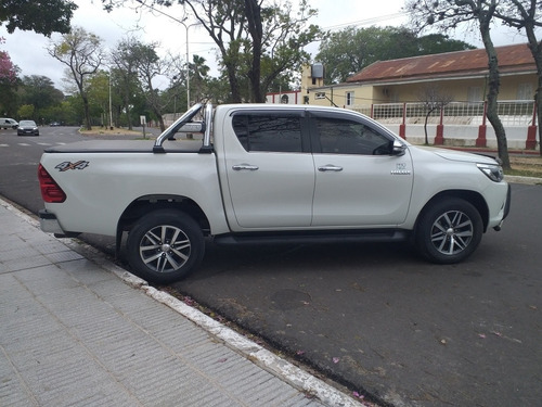 Imagen 5 de 9 de Toyota Hilux 2018 2.8 Cd Srx 177cv 4x4 Inmaculada Permuto