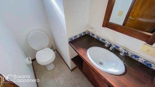 Casa De 4 Dormitorios Y Dependencias En Venta Cerca De La Playa En Cariló