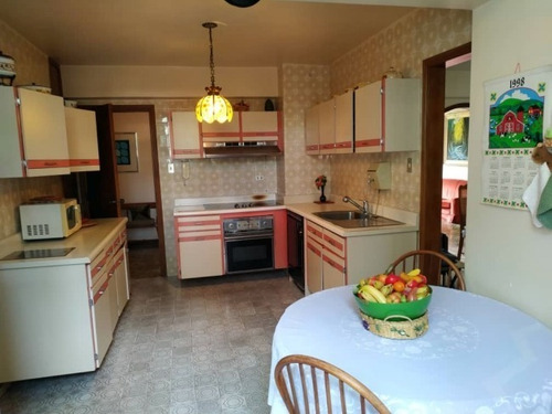 Venta - Apartamento - Urb. Santa Paula