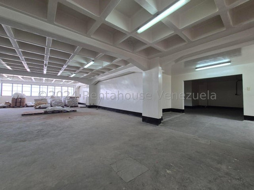 Amplio Local Industrial En Venta. Palo Verde 24-25382 Ec