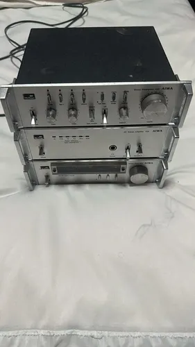 AIWA アンプS-P22, プリーアンプ S-C22,Tuner S-R22 Aiwa Mini Combo - Ampli P22 Preampli C22 Tuner R22 Serie 22