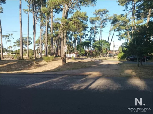 En Venta Terreno Esquinero, En Punta Del Este.