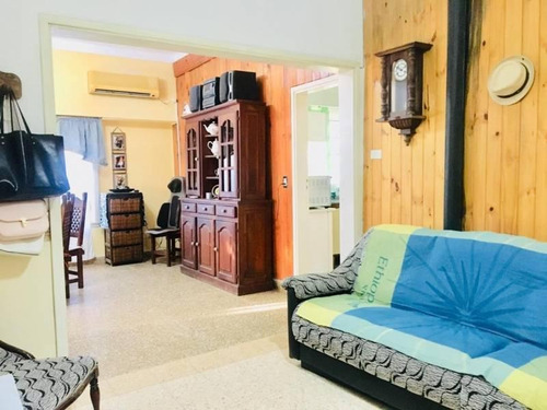 Imagen 2 de 8 de Excelente Ubicación- Casa En Venta Moreno Centro