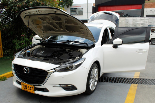 Mazda 3 Sport Grand Tourin