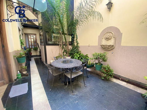 Casa En Venta 8 Ambientes En Boedo