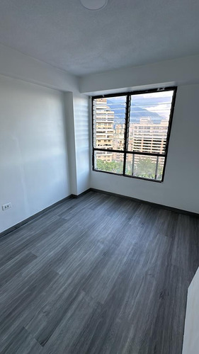 Alquilo Apartamento Duplex Chacao Frente Al C.c Sambil Wsuarez