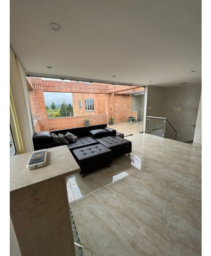 Apartamento Ubicado En La Urbanización Loma Linda