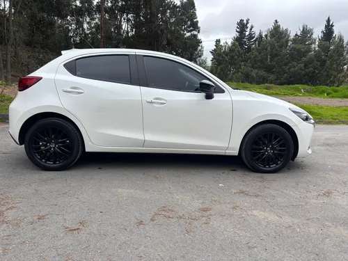Mazda 2 Carbón edition