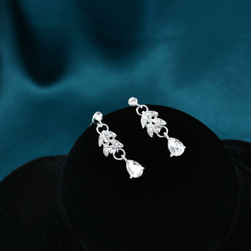 Gargantilla Con Forma De Tiara Y Pendientes De Cristal Con F