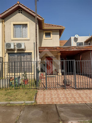 Casa En Venta De 3 Dorm. En Cerrillos