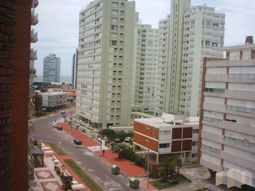 Imagen 1 de 29 de Apartamento En Punta Del Este, Brava