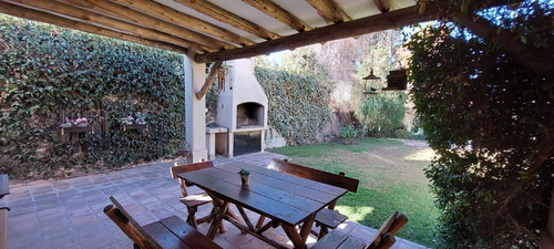 Imagen 6 de 9 de Contacto Inmobiliaria Sucursal Chacras De Coria Vende Casa En B° Huerto Del Sol