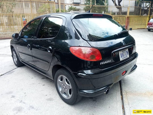 Peugeot 206 .