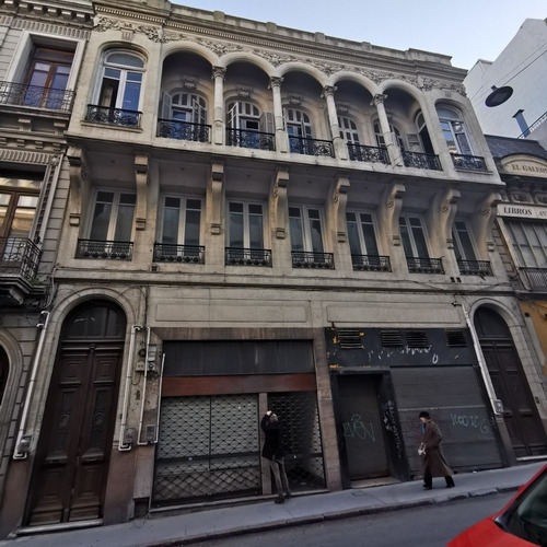 Imagen 2 de 14 de Venta De Edificio En Ciudad Vieja 1400 M2
