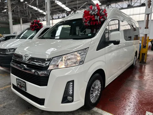 Toyota Hiace 2.7 ventanas 12 pasajeros