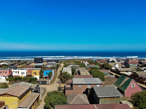 Casa A Pasos De La Playa En Pichilemu, 6 Dormitorios