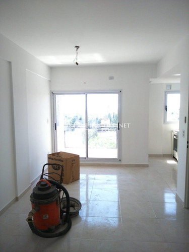 Imagen 2 de 6 de Departamento En Venta 2 Ambientes En Berazategui