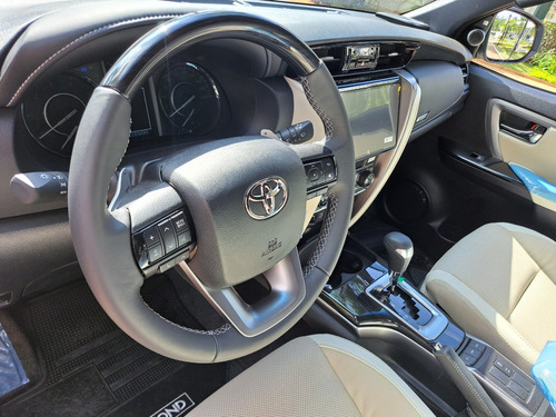 Toyota SW4 2.8 D-4D Turbo Diesel Diamond 7 Lugares 4x4