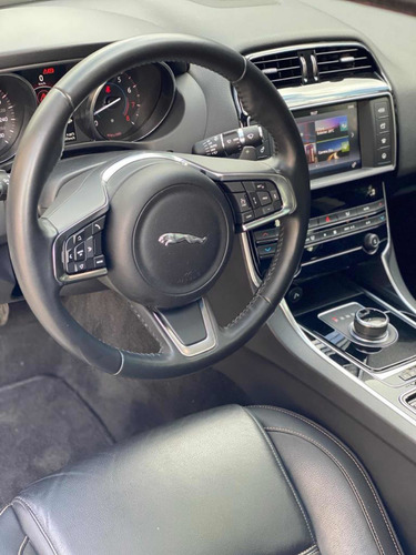 Jaguar Xe Prestige 2.0t