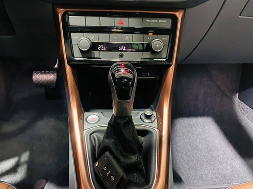 Imagem 13 de 15 de Volkswagen T-cross 1.0 200 Tsi Total Flex Comfortline