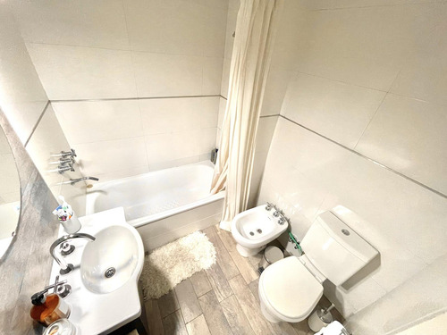 Venta Departamento 2 Ambientes Con Amplio Balcón Y Vista Abierta - Remedios De Escalada