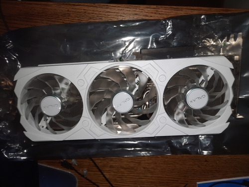Tarjeta Gráfica Galax Rtx 4070 Ti White Oc V2 12 Gb Gddr6x (Usado)