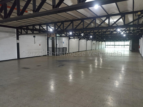 24-8247 ¡alquila Edificio Comercial En Zona De Alto Potencial, Maracay! Mord