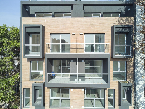 Venta Local Comercial A La Calle 66m2 En Flores Limite Caballito