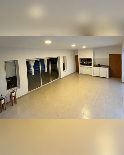 Venta Casa 4 Dorm + Dep De Servicio, Av Constitucion Al 2800, Tafi Viejo