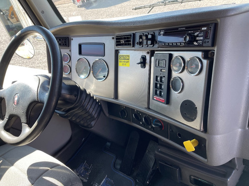 Rabón Kenworth T370 Seminuevo Año 2015 C/ Caja Refrigerada