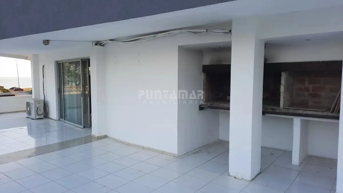 Alquiler Anual De Apartamento De Tres Dormitorios Frente A La Mansa · Foto 5