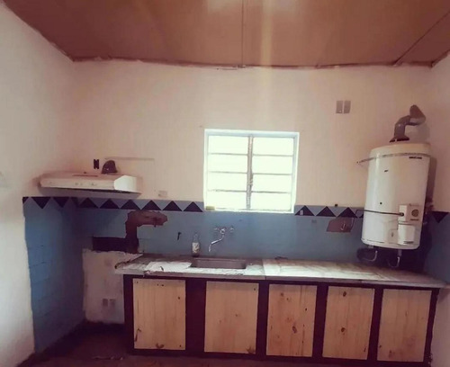 Casa En Venta - 2 Dormitorios 1 Baño - Cochera - 400mts2 - Zárate