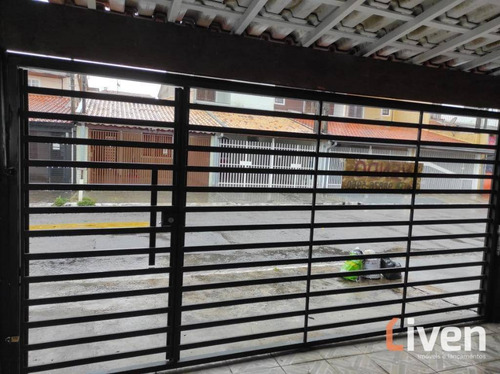 Sobrado Com Excelente Localização E 30 M² De Área Gourmet!! - So0834