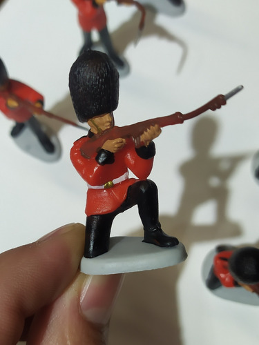 Imagen 6 de 7 de Soldaditos Guardia Real Británica Set X 12 Soldados 1/35
