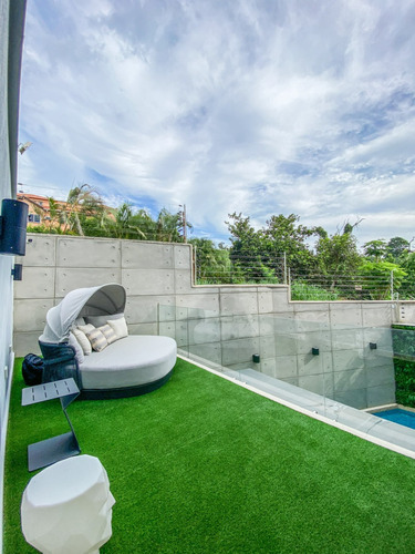 Town House En Venta De Lujo Terrazas Del Country Guataparo Amoblado