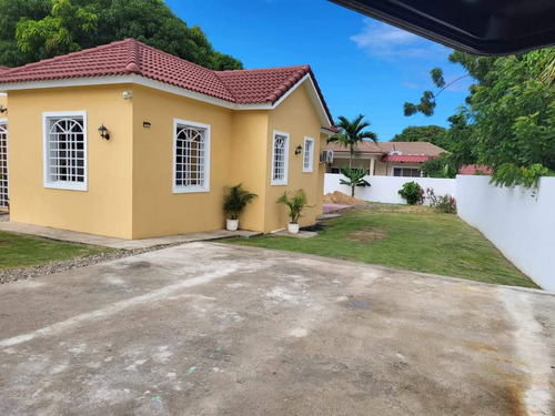 Casa Con Piscina En Venta En Puerto Plata 