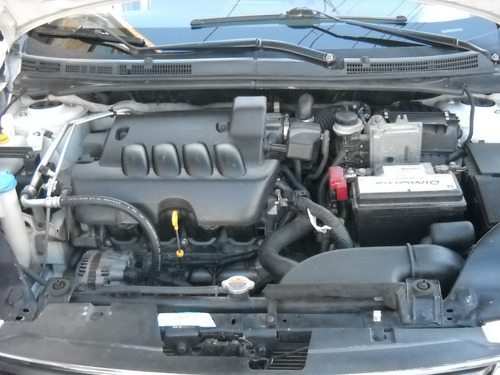 Imagen 14 de 20 de Nissan Sentra 2,0 N Acenta Mt 2011 Blanco