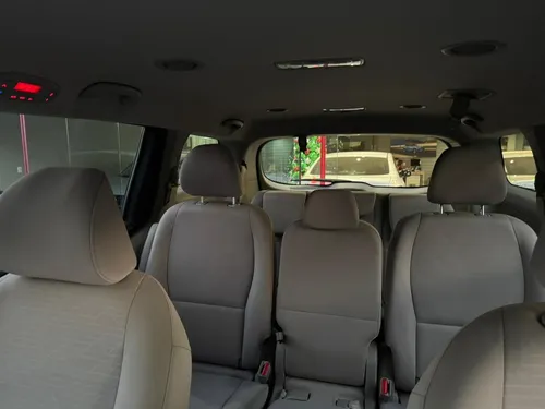 Kia Sedona 3.3 V6 EX Pack Piel 7 Pasajeros At